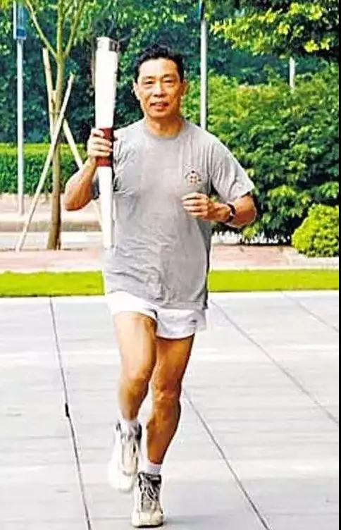 06c2a312a6944f03a87cd7d85c8112f8.jpg 4.jpg